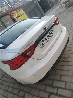 نیسان مەگزیما